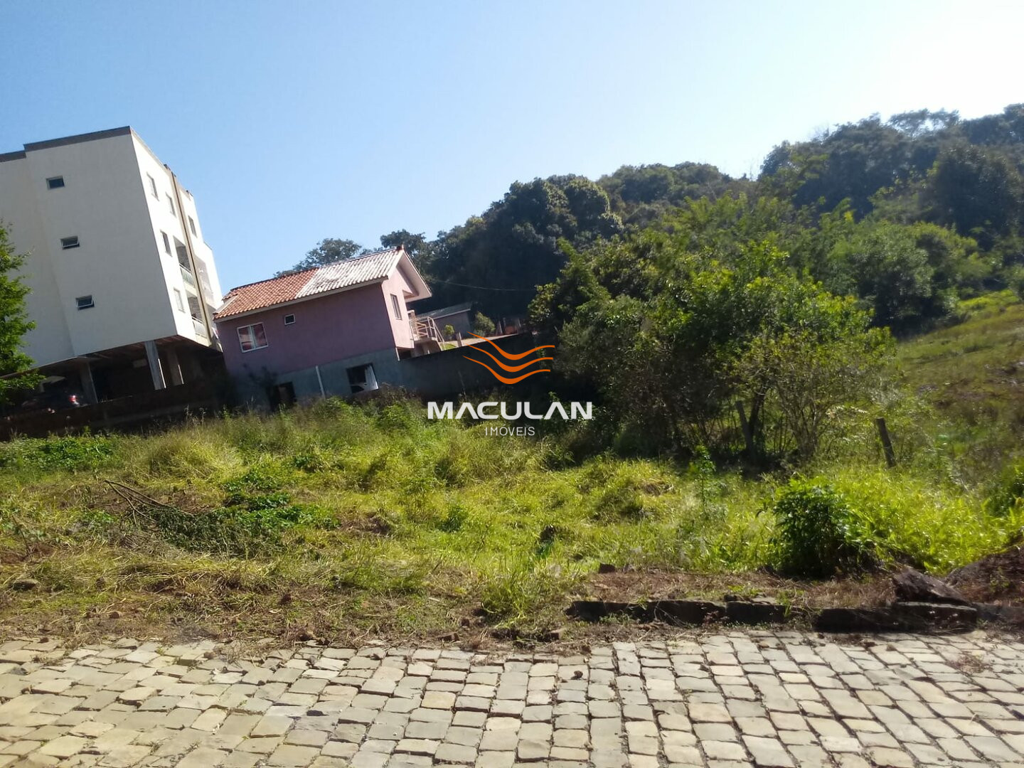 Vende-se Terreno